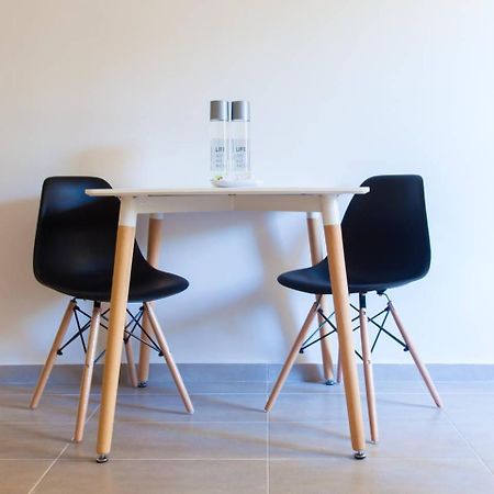 Toni'S Charming Apartment In The Thisseo Station 아테네 외부 사진