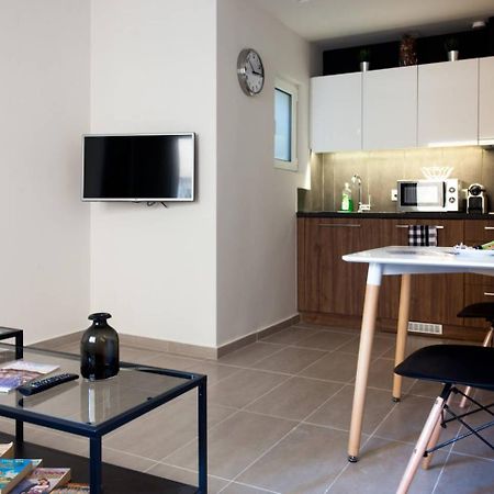 Toni'S Charming Apartment In The Thisseo Station 아테네 외부 사진