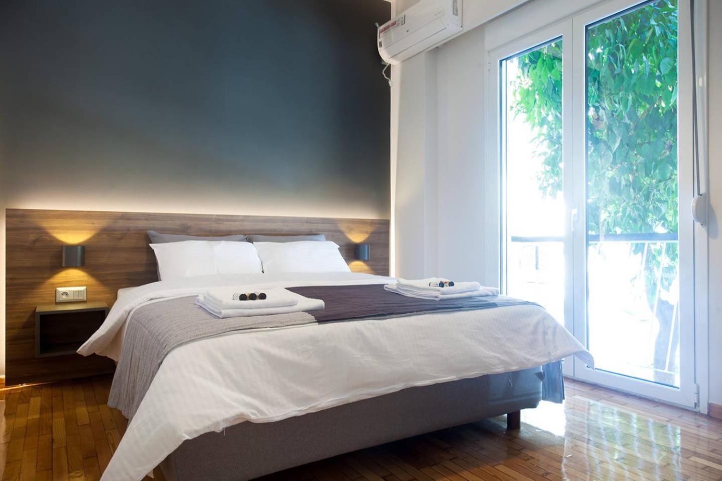 Toni'S Charming Apartment In The Thisseo Station 아테네 외부 사진