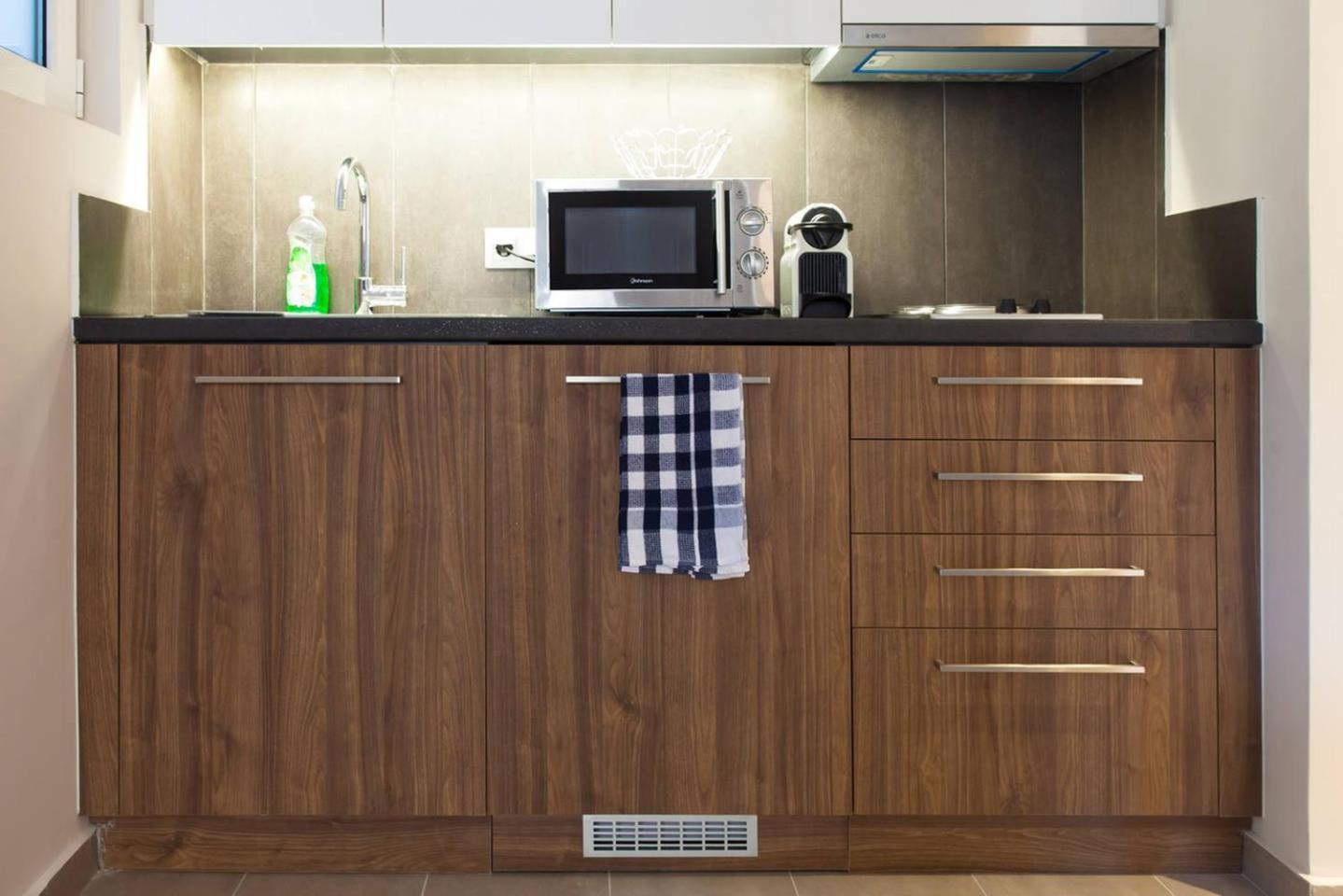Toni'S Charming Apartment In The Thisseo Station 아테네 외부 사진