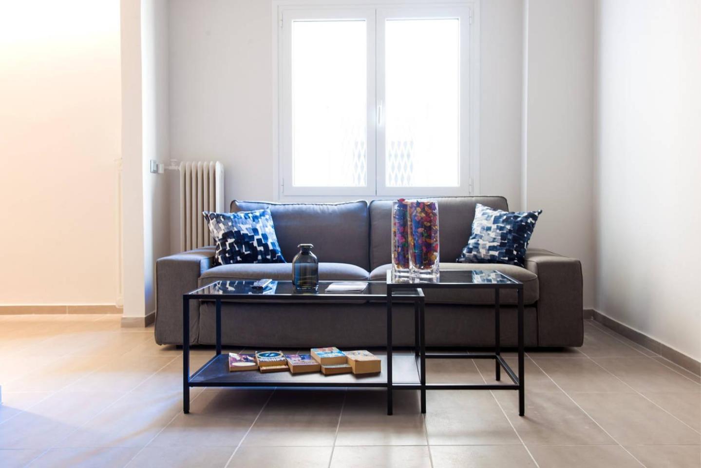 Toni'S Charming Apartment In The Thisseo Station 아테네 외부 사진